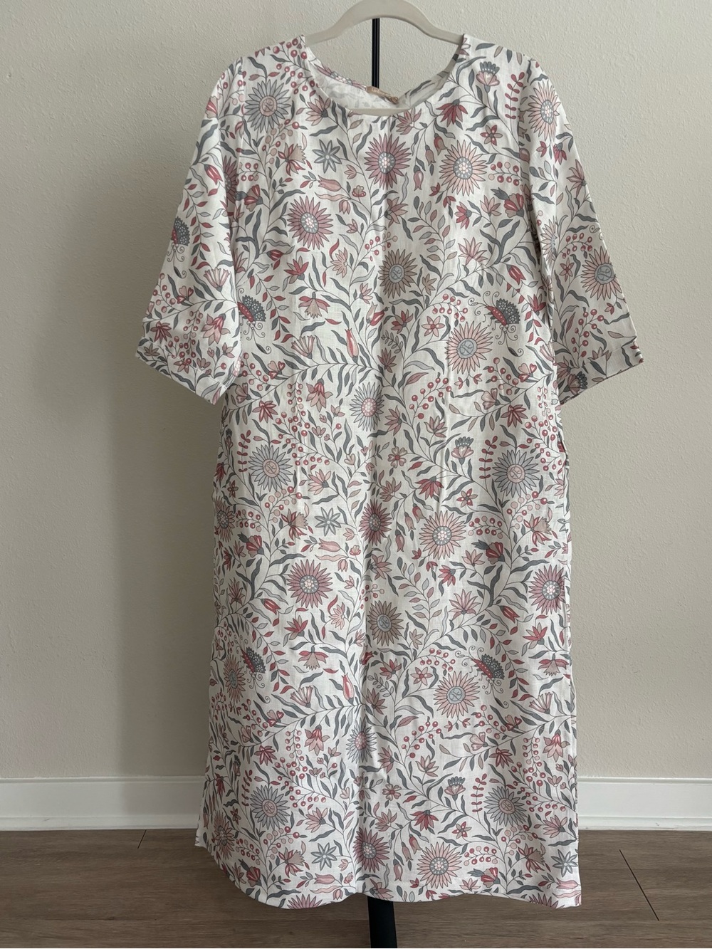 Linen Floral Long Shift Dress Size XL, 3/4 Sleeves, Side Slits